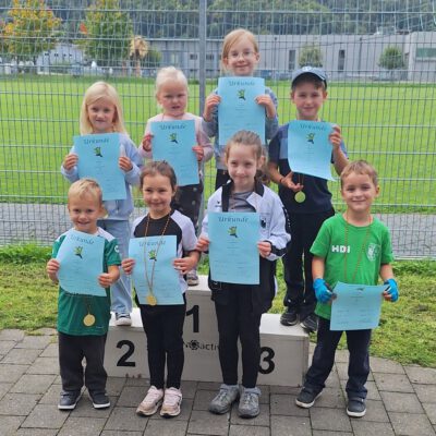 Die erfolgreichen Athleten 2025: Paula, Mia, Emilia, Leo, Karlo, Frida, Antonia und Phil