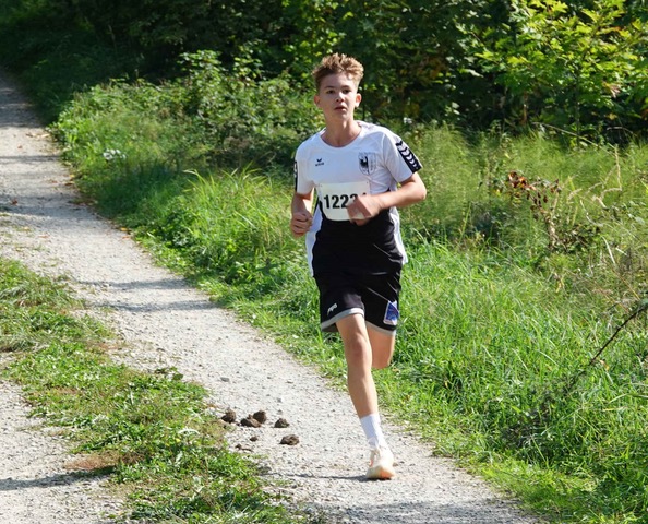Julius Scherer vom TSV Bodman beim Jugendlauf des 32. Gehrenberglaufs in Markdorf